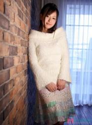 有着一对巨乳的村上友梨凭借漂亮的脸蛋和完美的身材吸引了无数的宅男