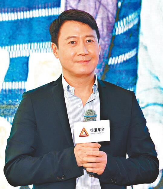 黎明荣升父亲后首亮相：拍“全家福”感觉好陌生
