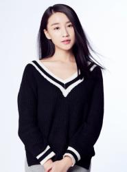 马歌恬静写真 演绎纯美学院派风格