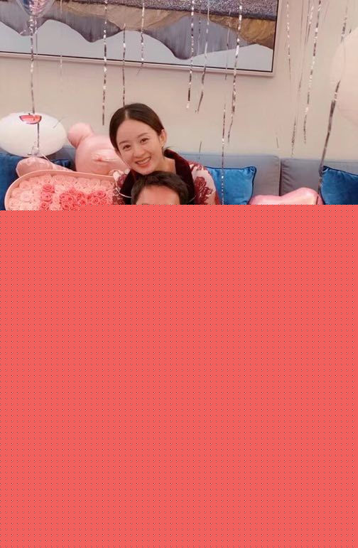 赵丽颖宣布婚讯后晒与冯绍峰亲密合影：谢谢我的他