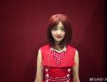 黄磊妻子孙莉化身女儿造型师 多多红唇白肤颜值高